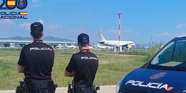 巴塞罗那机场两名员工因非法帮助移民入境被捕