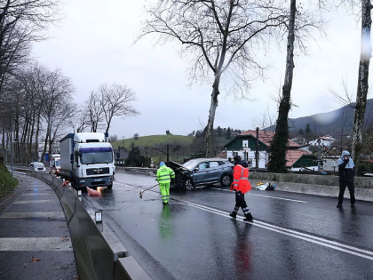 北部一64岁男子车祸身亡 两车一卡车连环相撞