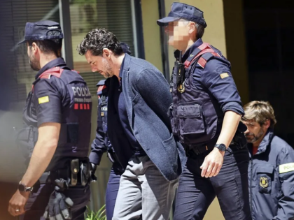 Mango创始人坠崖案反转：长子被拘留，警方怀疑并非意外