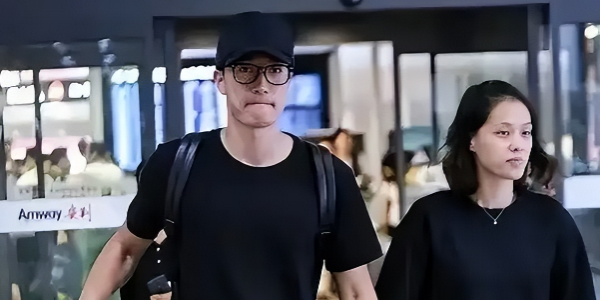 42岁刘翔现状：和妻定居洛杉矶 收入靠终身合同