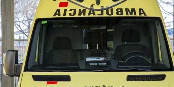 Badalona发生公交车与救护车相撞事故 4人受伤 其中1人危重