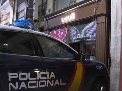 西班牙警方捣毁“撞店抢劫”团伙 9人落网涉案22起