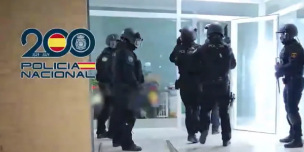 冒充银行反诈骗部门骗走30万欧元 西班牙警方端掉跨国团伙