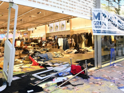 要求1500欧最低工资 毕尔巴鄂爆发大规模罢工冲击商业区