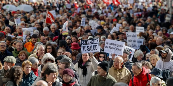 公共医疗告急 马德里爆发大规模反私有化抗议