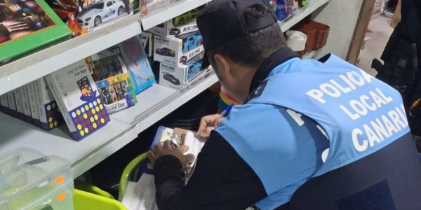 西班牙警方大检查华人店  查扣两千多件违规玩具