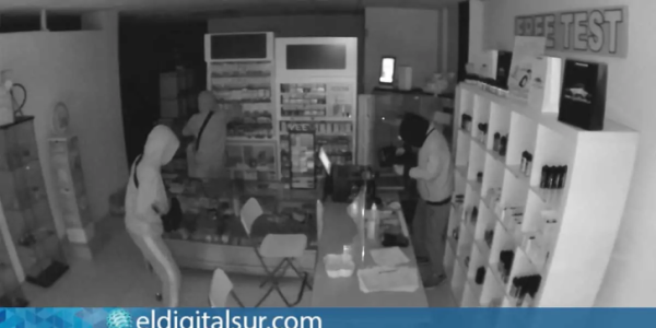 三少年犯一个月半夜入室抢劫12家商店引发商家不安