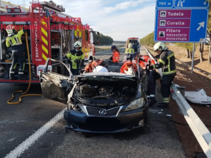 西班牙惨烈车祸 28岁男子当场身亡 32岁司机重伤送医
