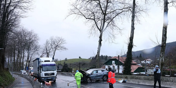 北部一64岁男子车祸身亡 两车一卡车连环相撞