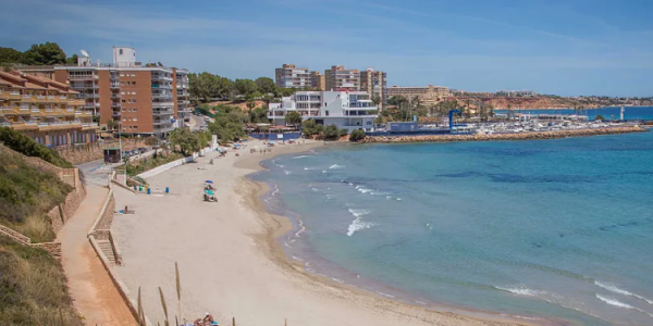 西班牙发生坠崖事故 一男子为捡眼镜不幸身亡