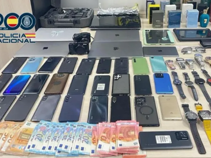 西班牙马德里市中心三名男子被捕 车内藏满赃物