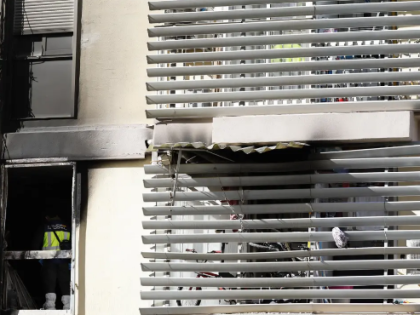 清晨突发火灾 瓦伦西亚一住宅楼酿成一死十九伤