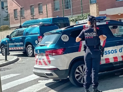 巴塞罗那女子被前夫囚禁两周 扔纸条求救终获救