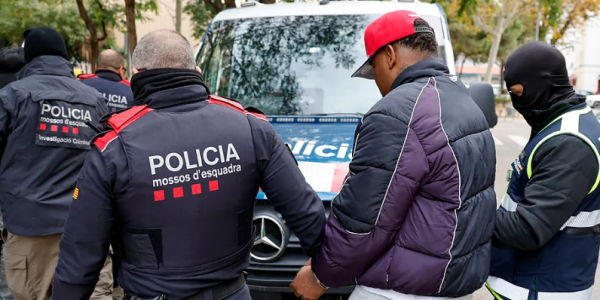 加泰罗尼亚警方再度出手  打击拉美帮派组织 15人被捕