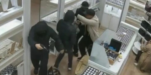 警方摧毁疯狂打劫集团 六次打劫超过300万欧元