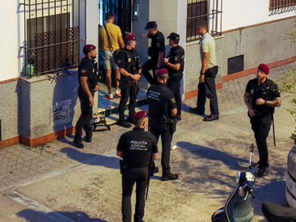 塞维利亚10岁男孩家中身亡，警方等待尸检结果