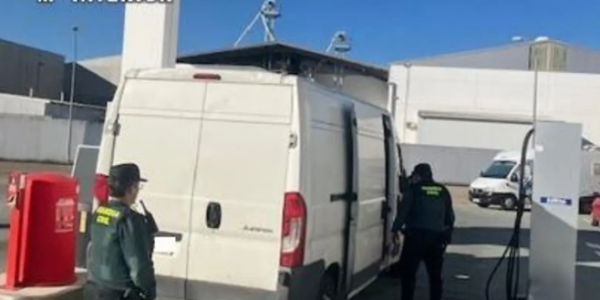 西班牙男子骗取公司燃油10万欧元 被警方当场抓获