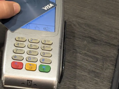 西班牙银行信用卡诈骗网络被瓦解 警方缴获现金、毒品及枪械