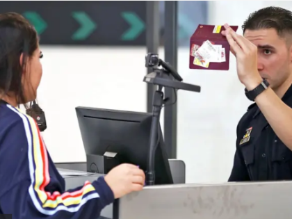 美国或要求外国游客入境前提供五年社交媒体纪录