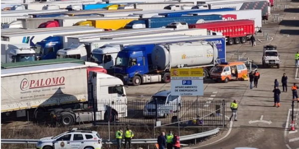 西班牙油价破2欧  卡车司机频遭“抽油贼”盯上