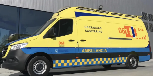 西班牙卢戈凌晨严重车祸：轿车撞树致1死3伤