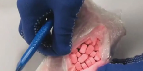 西班牙14岁女生校园贩毒被捕 涉及“粉红可卡因”