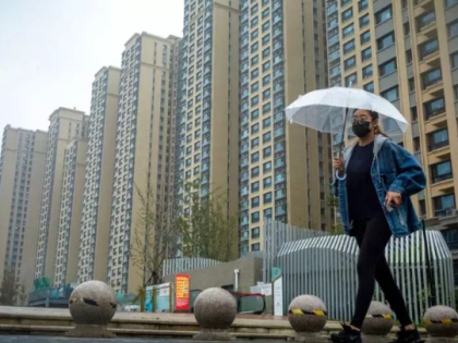 中国房价10月再崩 民众：房子变钱难如登天