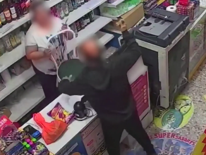 阿利坎特连发两起持刀抢劫案：店员持椅自卫，55岁嫌犯落网