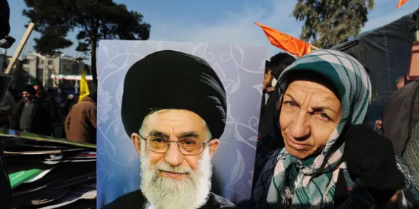 伊朗：哈梅内伊的铁腕统治结束