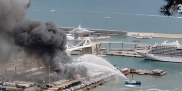 巴塞罗那港口突发大火：黑烟冲天影响全城