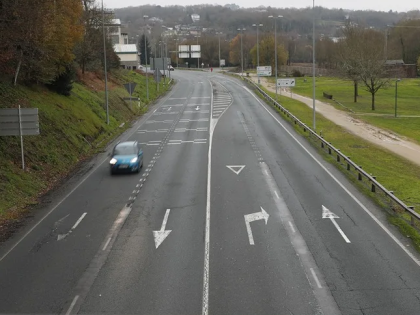 降雪致多省道路封闭 交通部门提醒谨慎出行