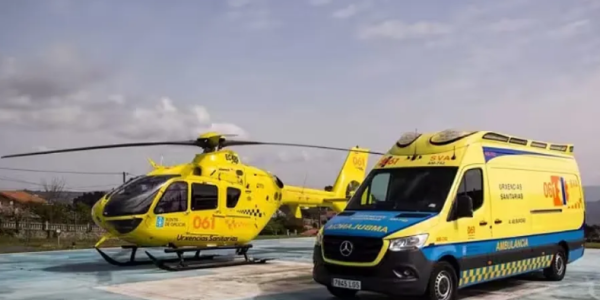 西班牙A-52公路运车货车起火 一人受伤五车被烧毁