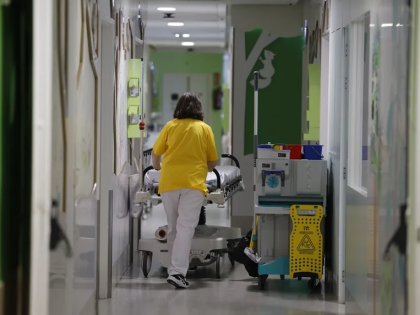 西班牙癌症新增病例将破30万，年轻人发病上升引关注