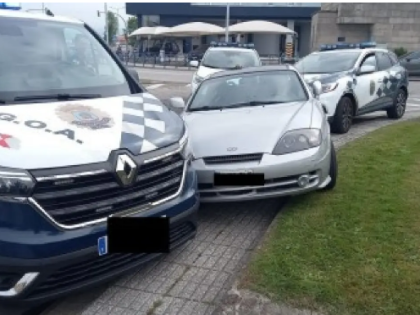 车子失控冲出道路酿惨剧  西班牙一女司机翻车身亡