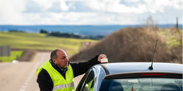 西班牙反光背心强制标准公布 未穿最高罚200欧扣4分