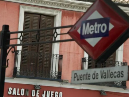 马德里一男子狂暴持刀袭警  警方调查涉恐可能