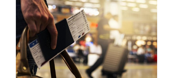 包括外交官在内 117名伊朗人已乘俄罗斯飞机撤离