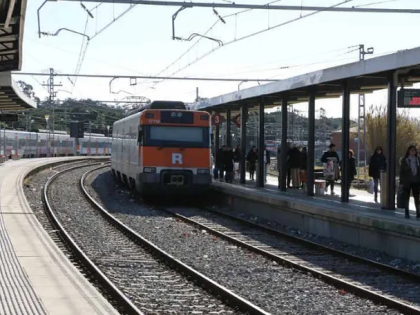 非法通行酿悲剧：巴塞罗那一人被火车撞击身亡