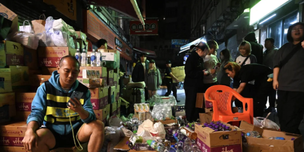 香港大埔火灾已55人遇难：救援攻坚与全城守望