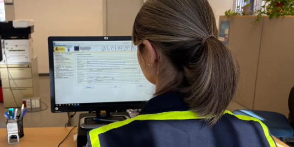 巴塞罗那两人因向非法移民出售虚假工作合同被捕，每份高达2000欧元