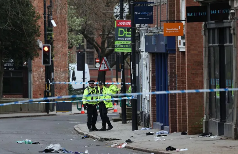 英国发生恶意撞人事件 7人重伤嫌犯被捕